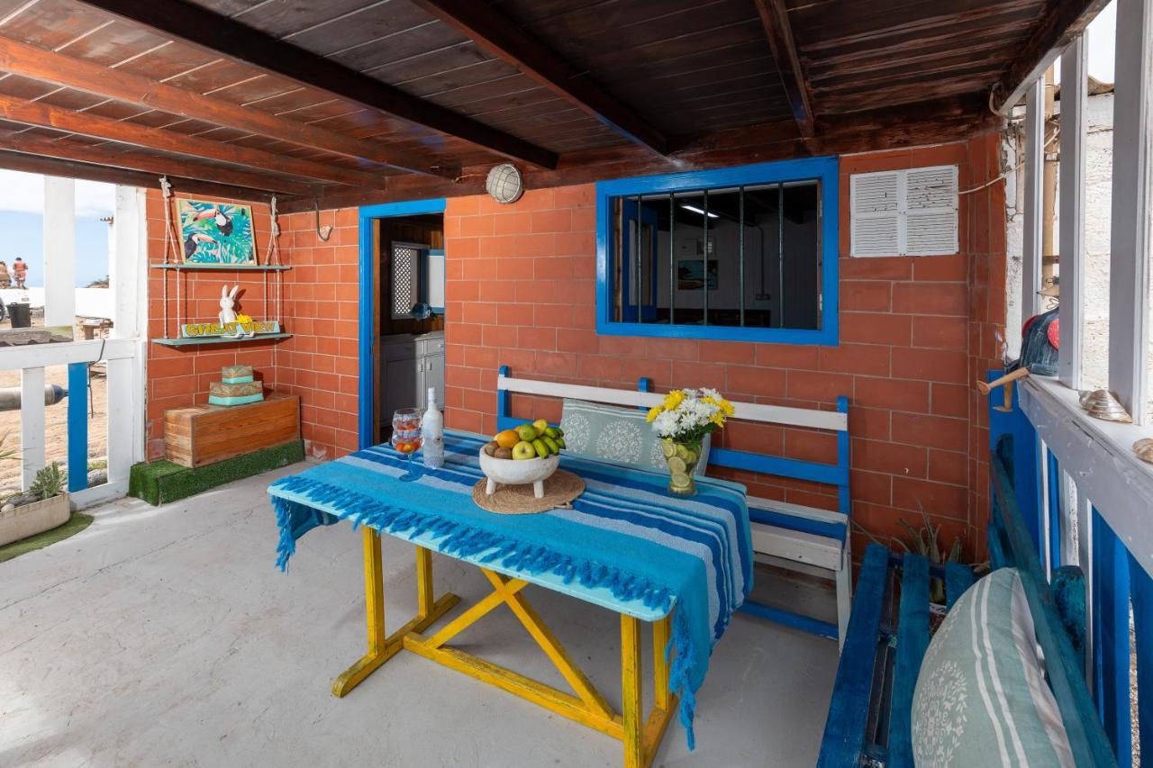 Cabin In Front Of Idyllic Majanicho Beach מראה חיצוני תמונה