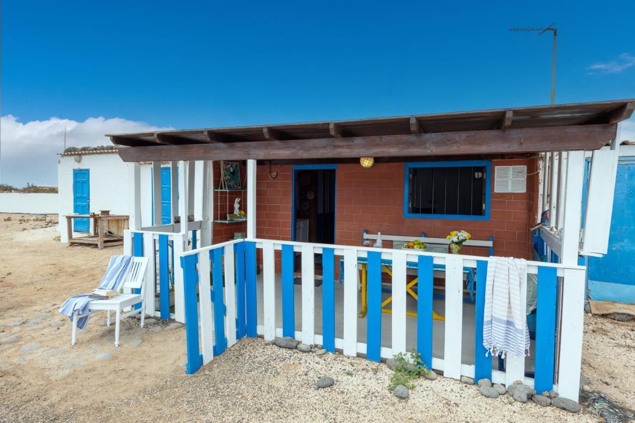 Cabin In Front Of Idyllic Majanicho Beach מראה חיצוני תמונה